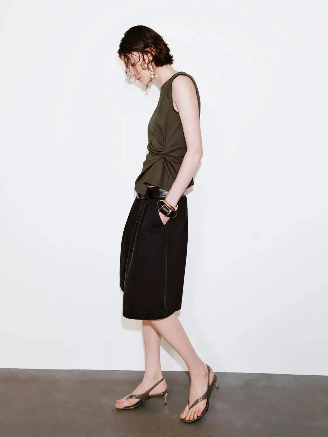 4090-belted-pleated-tailored-shorts-6.webp Belted Pleated Tailored Shorts