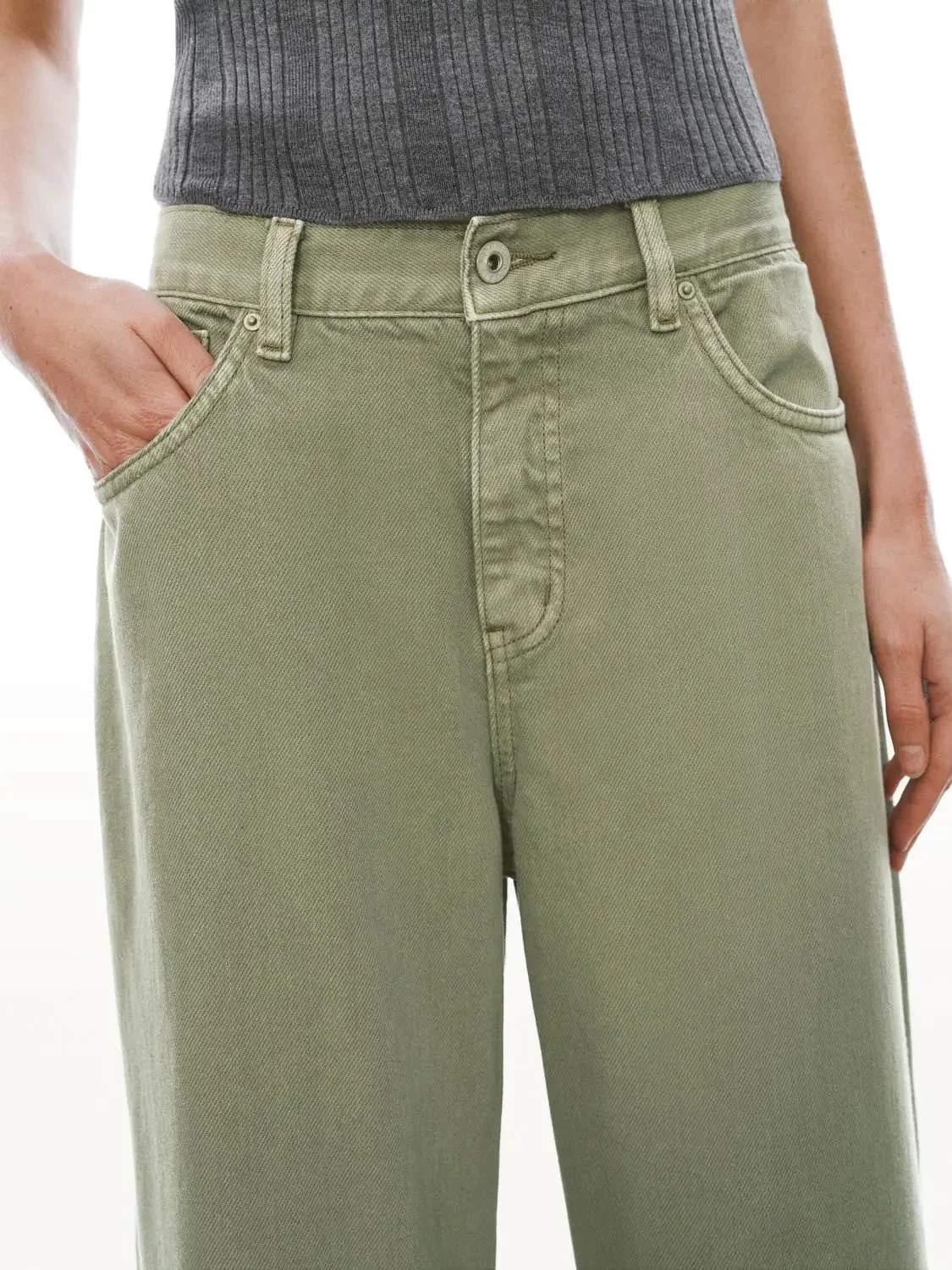 4124-barrel-leg-jeans-5.webp Barrel Leg Jeans