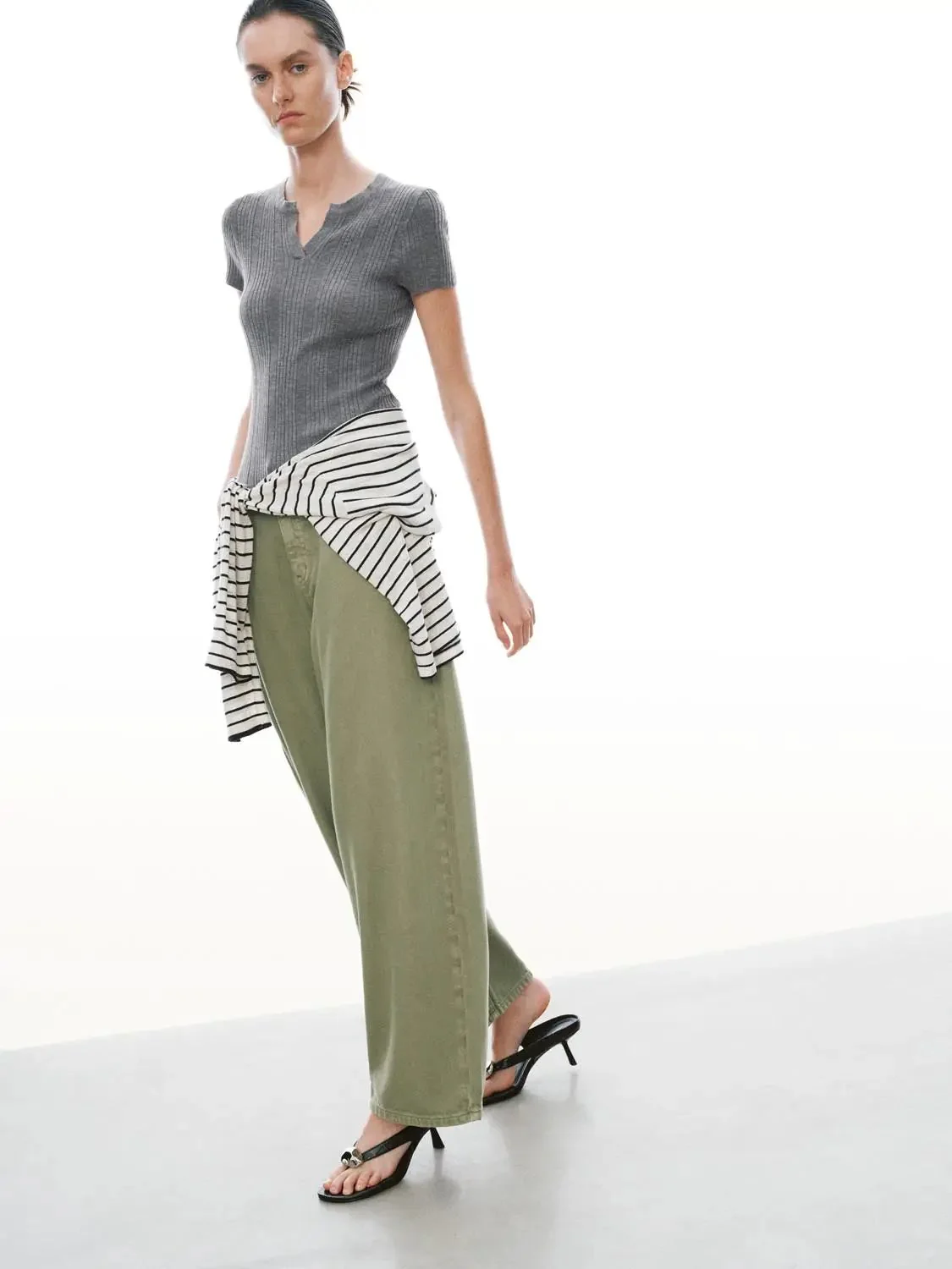4124-barrel-leg-jeans-6.webp Barrel Leg Jeans