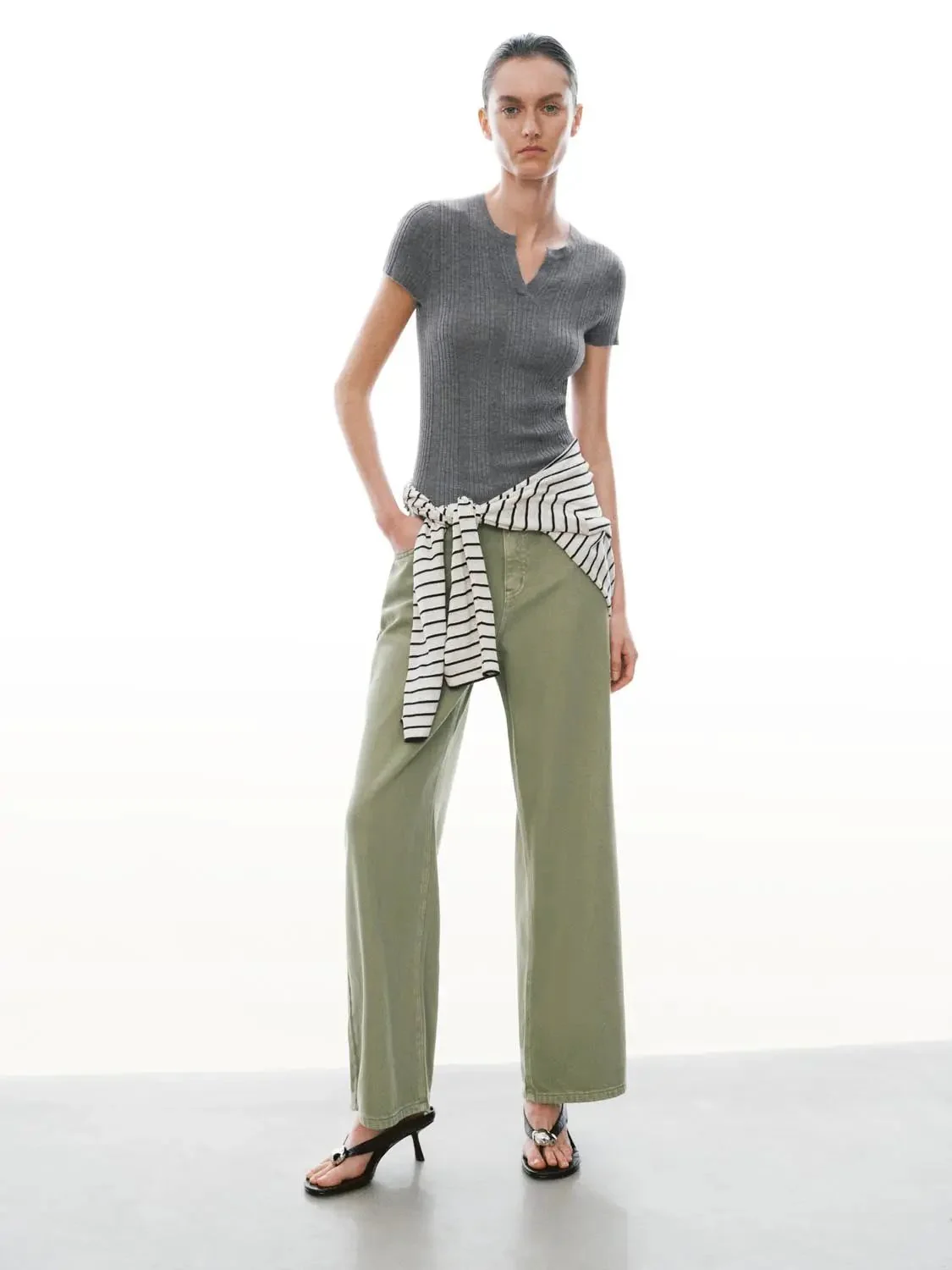 4124-barrel-leg-jeans-7.webp Barrel Leg Jeans