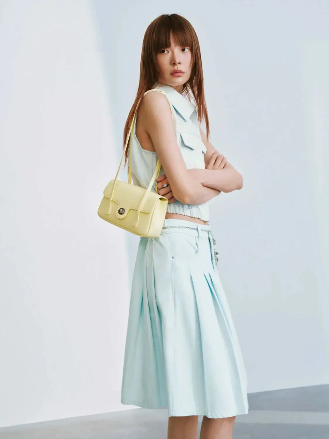 4144-flap-pocket-sleeveless-denim-bomber-jackets-2.webp Flap Pocket Sleeveless Denim Bomber Jackets