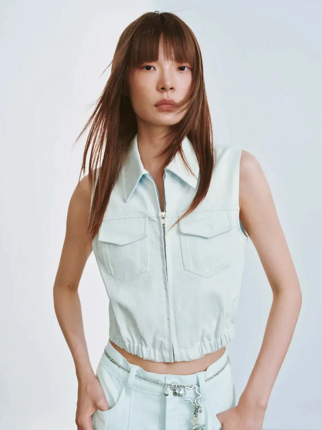 4144-flap-pocket-sleeveless-denim-bomber-jackets-3.webp Flap Pocket Sleeveless Denim Bomber Jackets