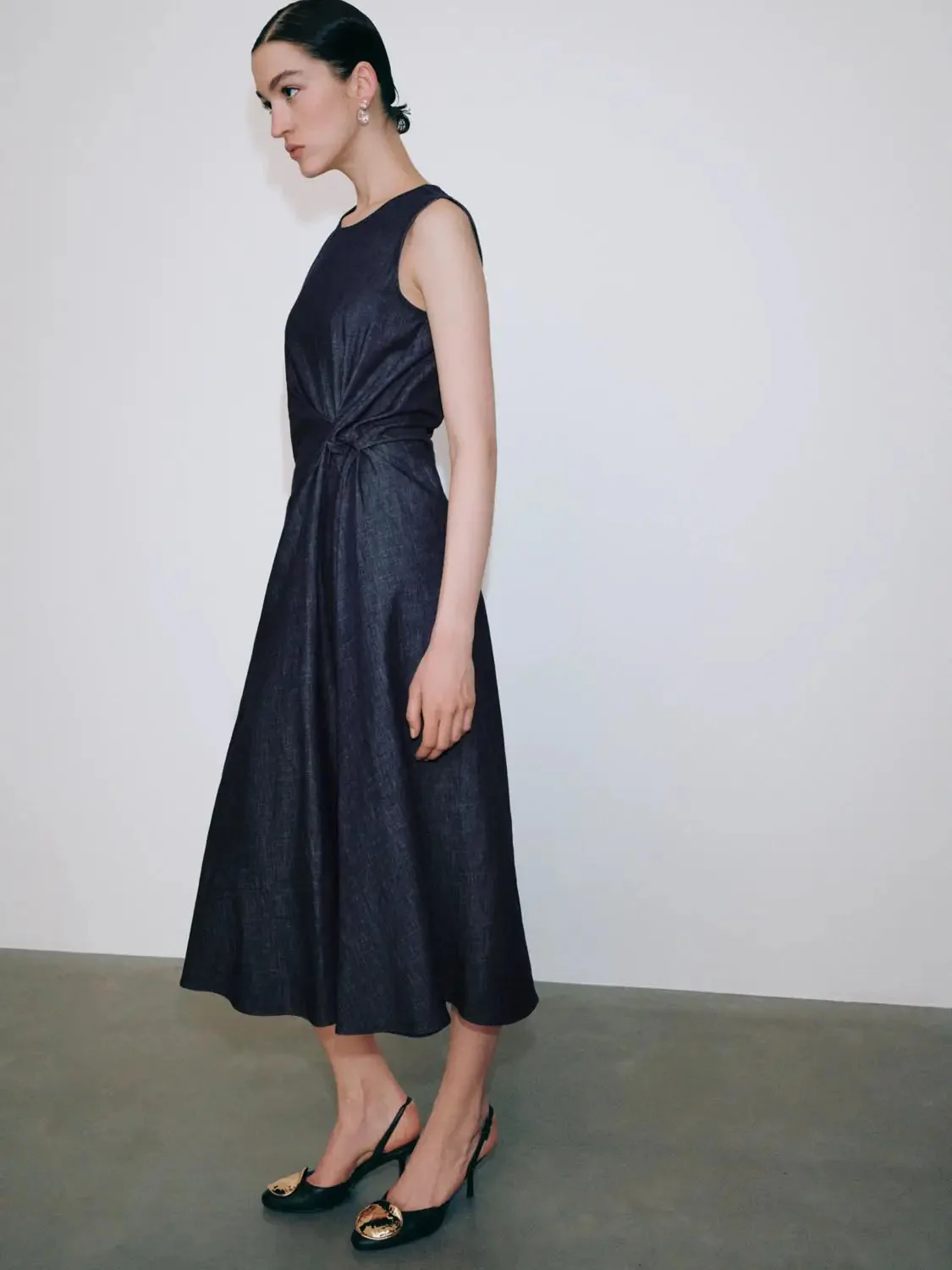415-knot-front-denim-midi-dress-with-clean-silhouette-dresses-4.webp Knot Front Denim Midi Dress With Clean Silhouette Dresses