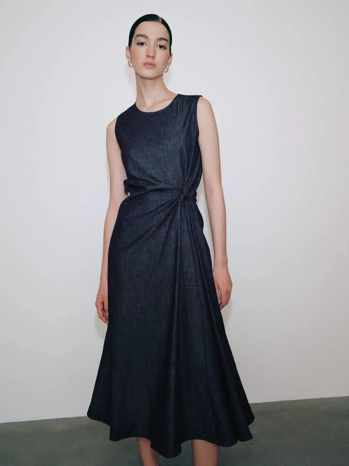 415-knot-front-denim-midi-dress-with-clean-silhouette-dresses-5.webp Knot Front Denim Midi Dress With Clean Silhouette Dresses