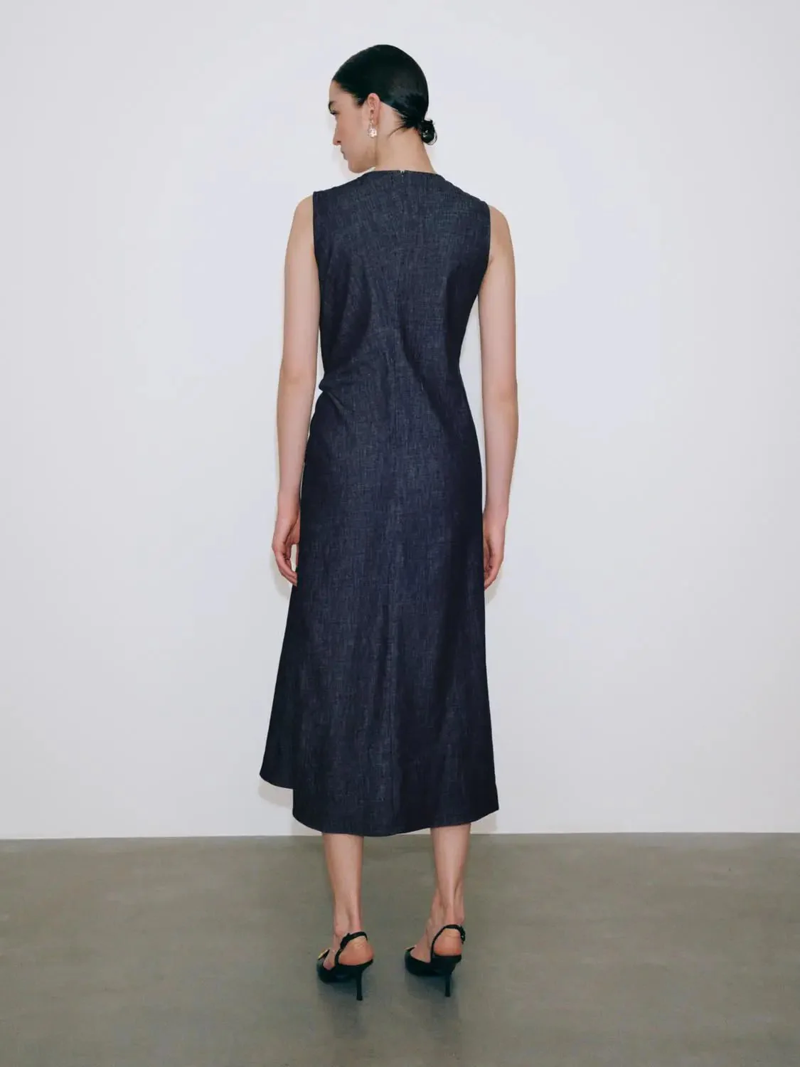 415-knot-front-denim-midi-dress-with-clean-silhouette-dresses-6.webp Knot Front Denim Midi Dress With Clean Silhouette Dresses