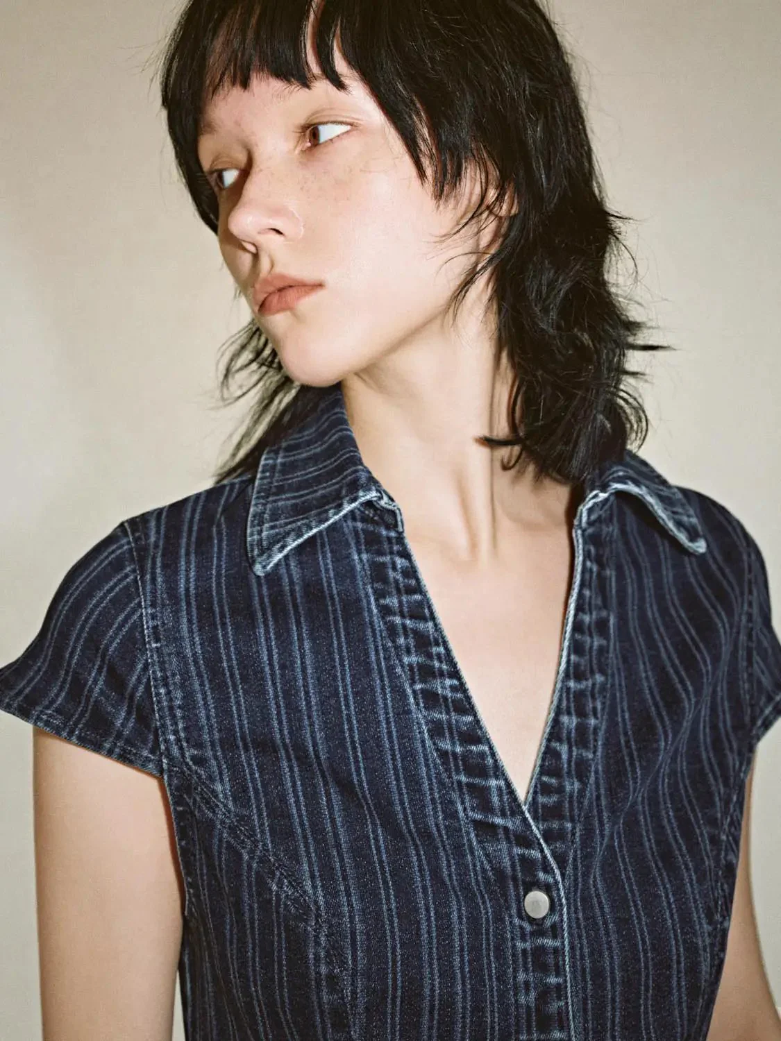 4150-striped-button-up-short-sleeve-denim-shirts-3.webp Striped Button Up Short Sleeve Denim Shirts