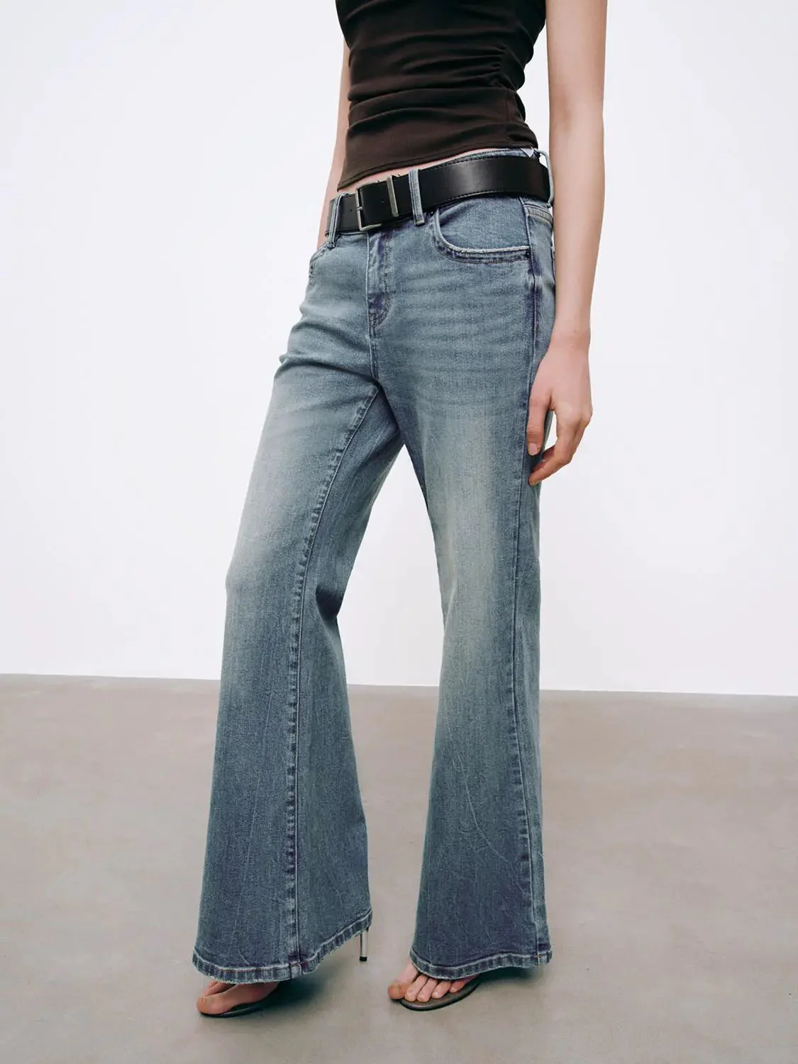 4224-belted-flare-leg-jeans-3.webp Belted Flare Leg Jeans