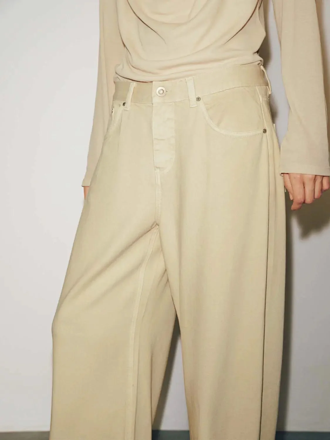 4238-barrel-leg-jeans-4.webp Barrel Leg Jeans