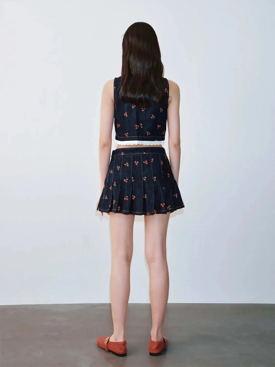 4252-printed-pleated-mini-skirts-7.webp Printed Pleated Mini Skirts