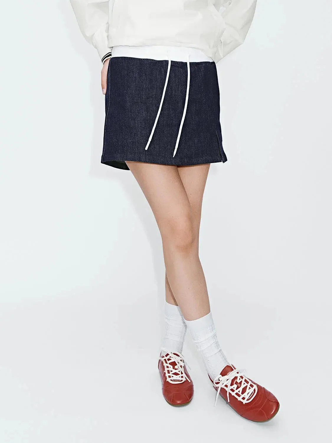 4258-contrast-trim-drawstring-denim-shorts-1.webp Contrast Trim Drawstring Denim Shorts