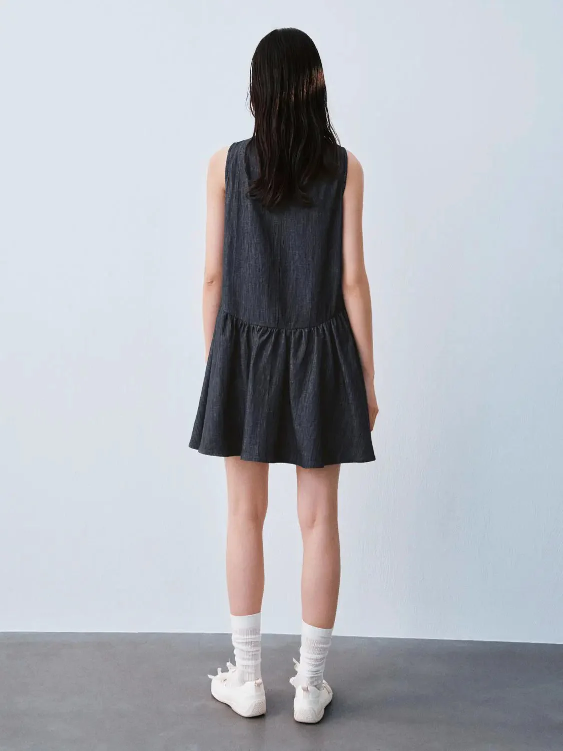 4271-drawstring-sleeveless-denim-midi-dresses-6.webp Drawstring Sleeveless Denim Midi Dresses