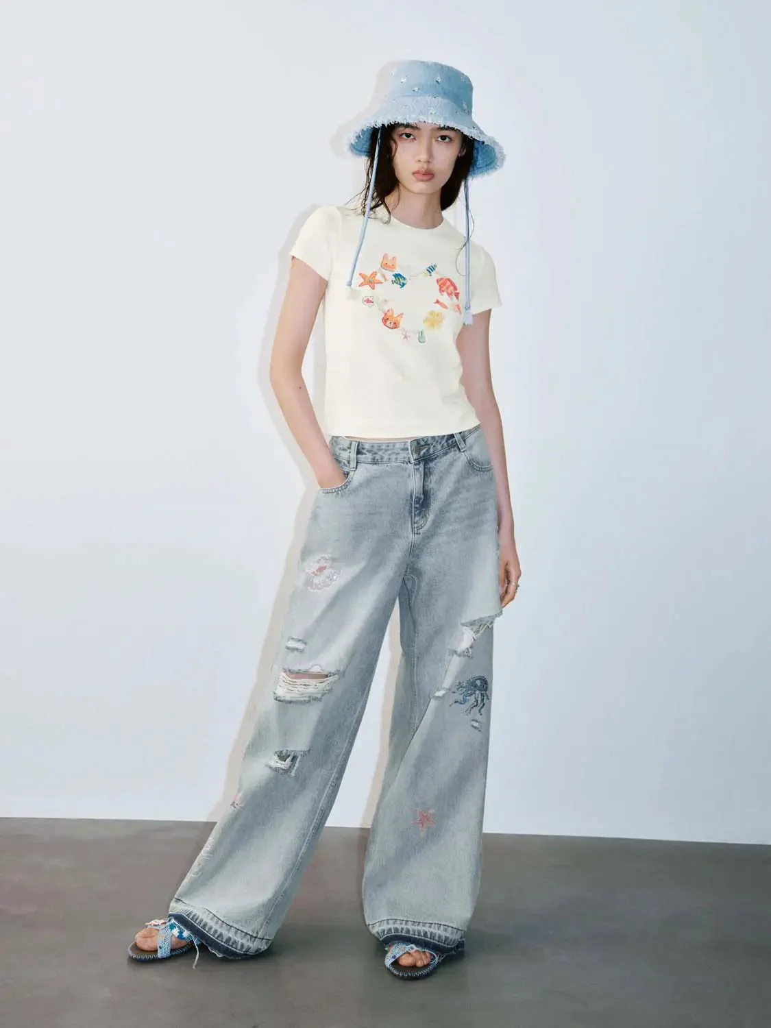 4317-beaded-raw-detail-wide-leg-jeans-4.webp Beaded Raw Detail Wide Leg Jeans