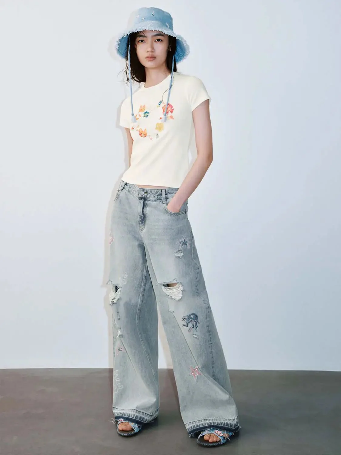 4317-beaded-raw-detail-wide-leg-jeans-5.webp Beaded Raw Detail Wide Leg Jeans