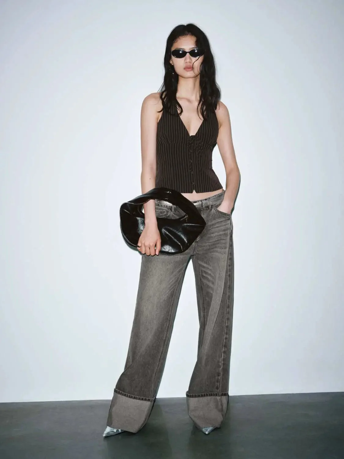 4338-classic-cotton-belted-cuffed-straight-leg-jeans-5.webp Classic Cotton Belted Cuffed Straight Leg Jeans