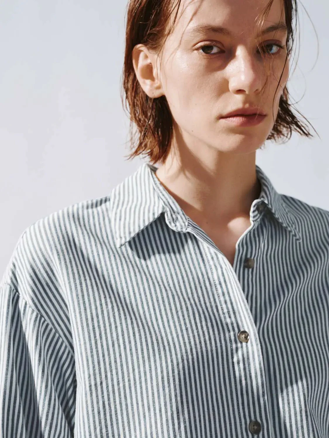 4352-short-sleeve-striped-denim-shirts-3.webp Short Sleeve Striped Denim Shirts
