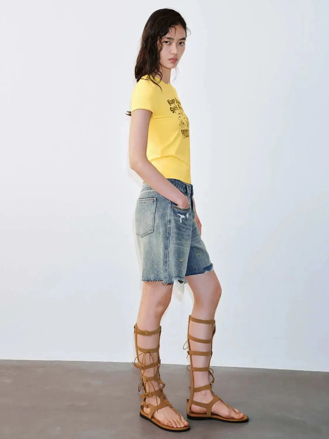 4370-raw-detail-beaded-denim-shorts-6.webp Raw Detail Beaded Denim Shorts