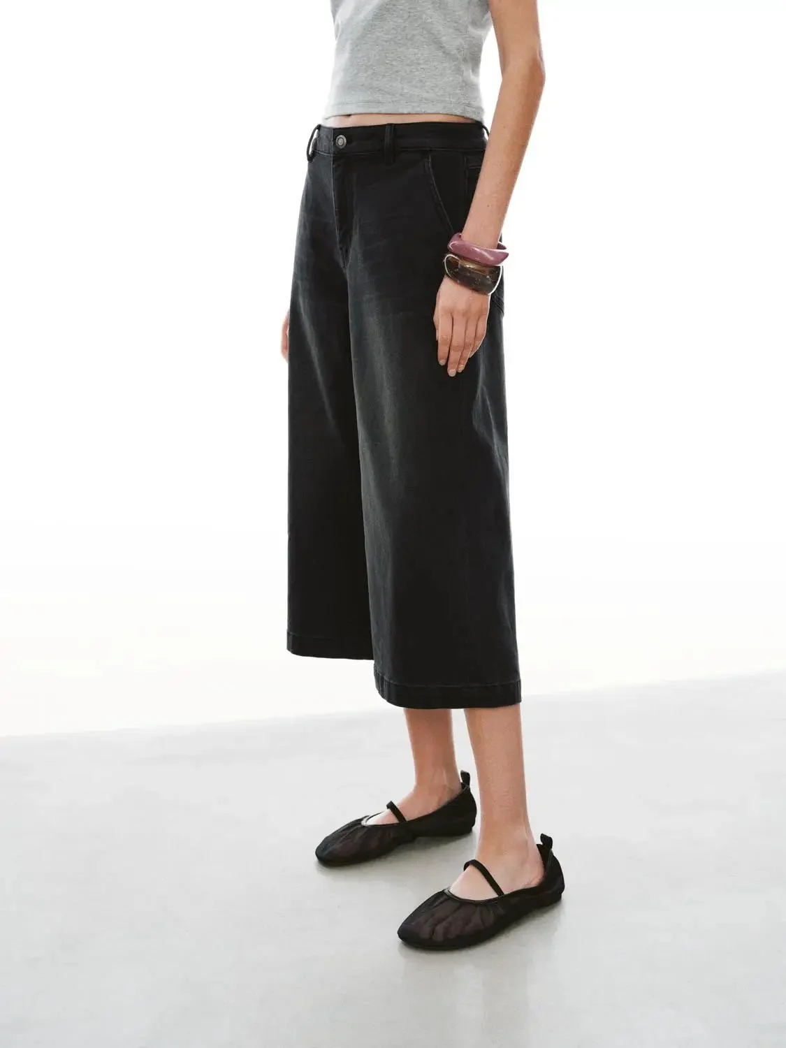 4377-cropped-wide-leg-jeans-3.webp Cropped Wide Leg Jeans