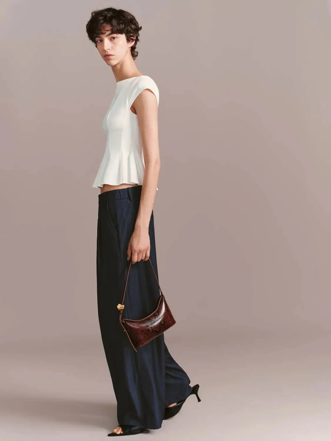 4384-pleated-wide-leg-jeans-5.webp Pleated Wide Leg Jeans