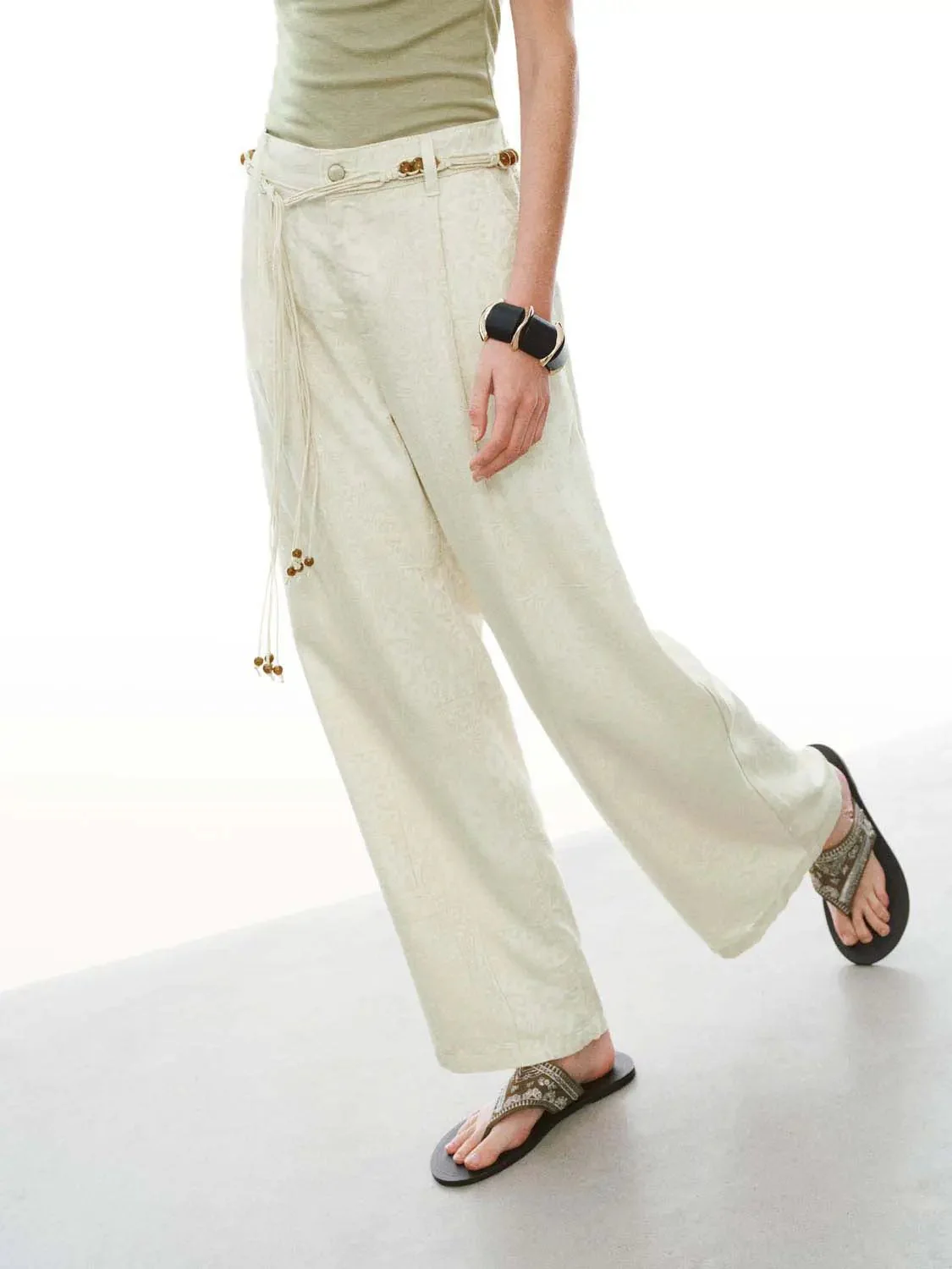 4473-string-belt-wide-leg-jeans-3.webp String Belt Wide Leg Jeans