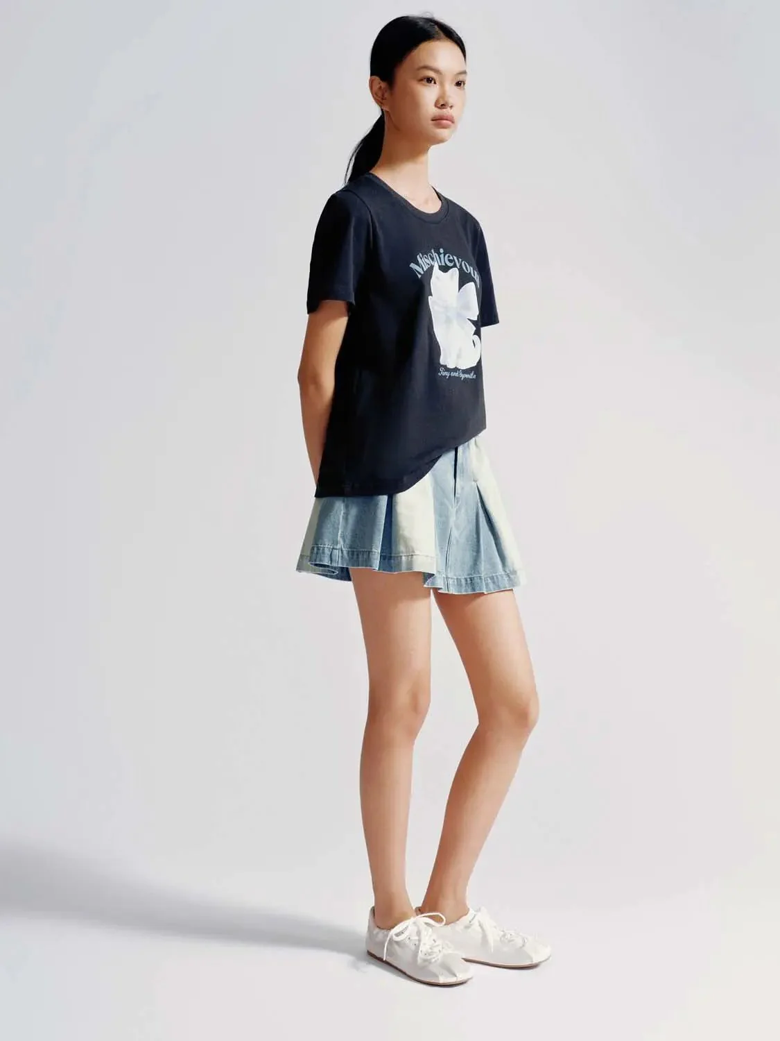 4486-contrast-hem-pleated-mini-denim-skirts-5.webp Contrast Hem Pleated Mini Denim Skirts