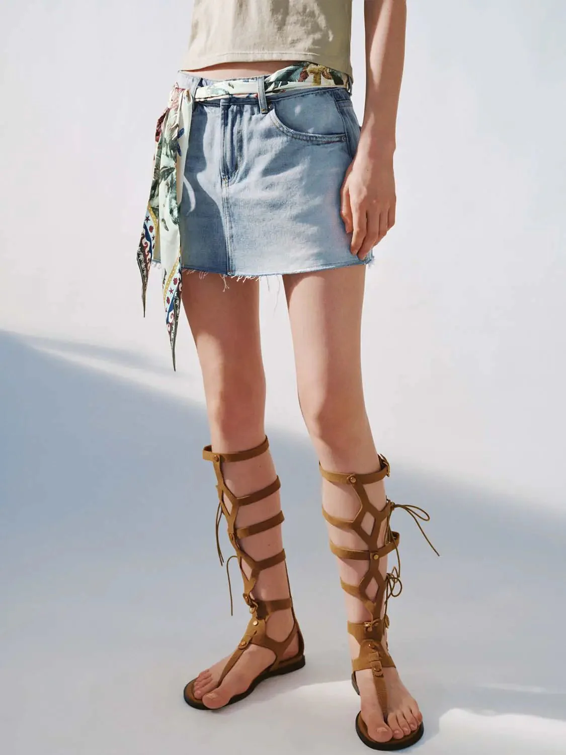 4527-raw-hem-denim-shorts-9.webp Raw Hem Denim Shorts