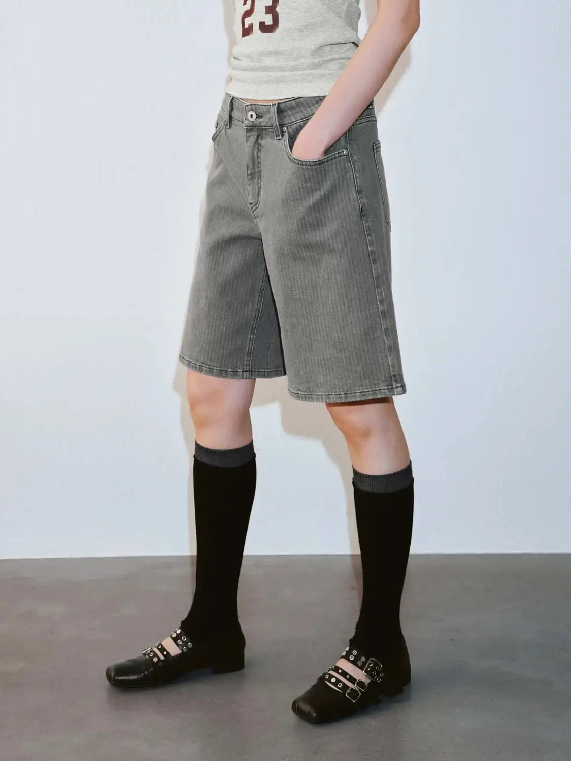 4555-knee-length-wide-leg-stretch-cotton-denim-shorts-3.webp Knee Length Wide Leg Stretch Cotton Denim Shorts