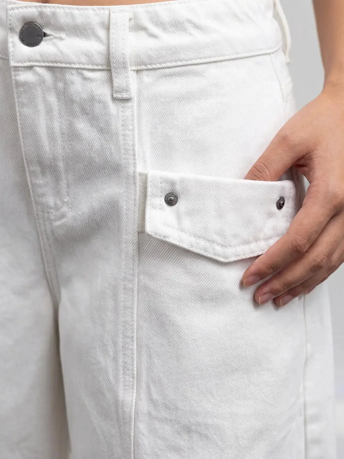 461-premium-cotton-wide-leg-cargo-flap-jeans-4.webp Premium Cotton Wide Leg Cargo Flap Jeans