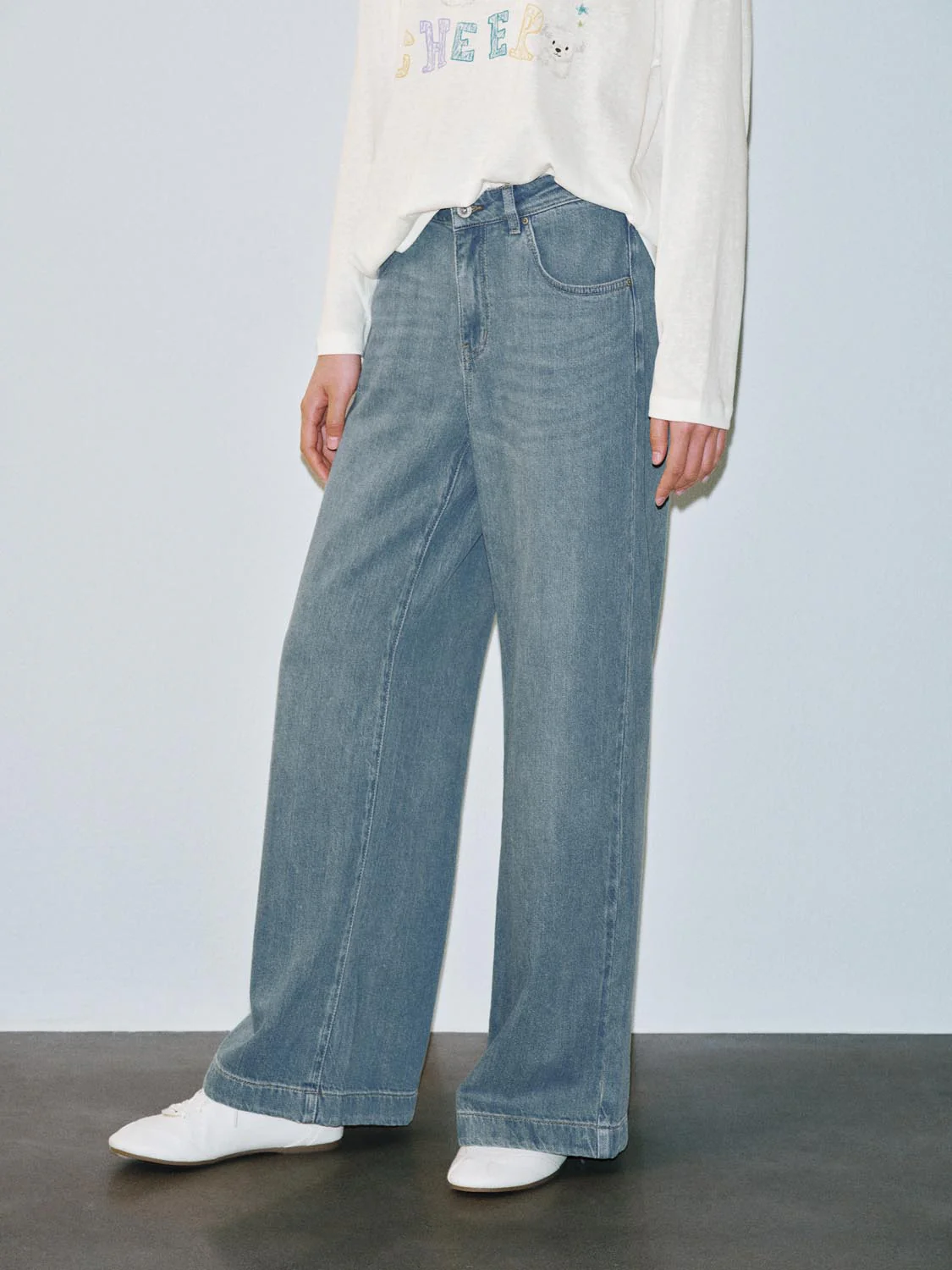4622-wide-leg-jeans-3.webp Wide Leg Jeans