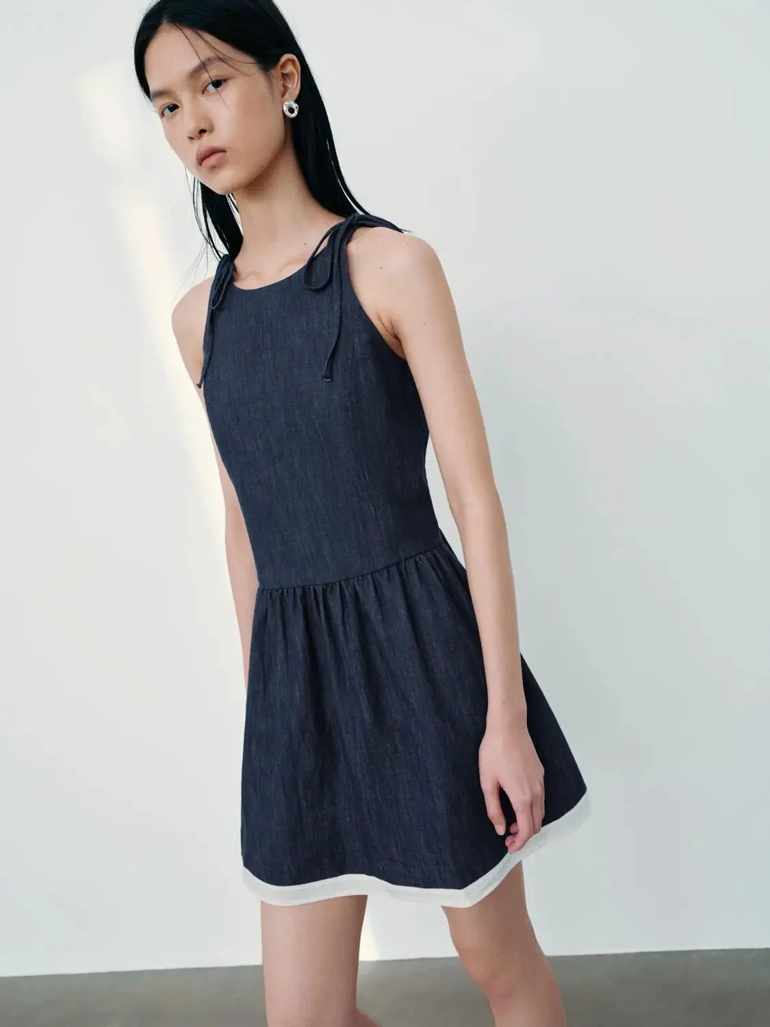 4664-denim-with-contrast-trim-sleeveless-dress-2.webp Denim With Contrast Trim Sleeveless Dress