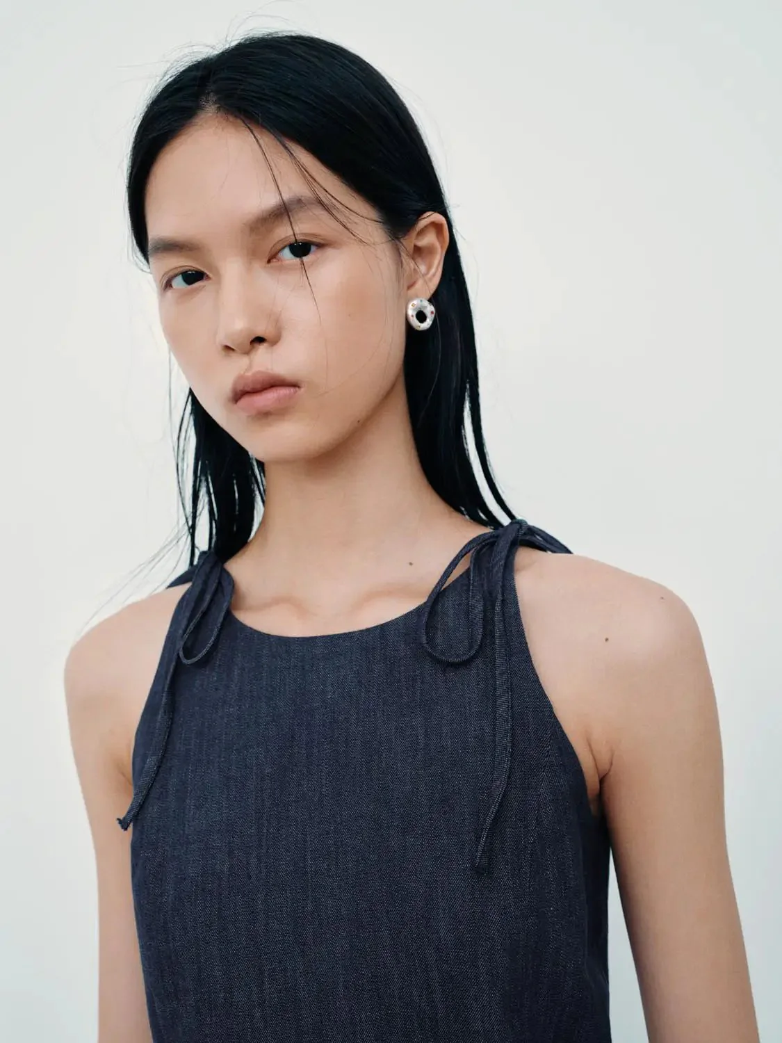4664-denim-with-contrast-trim-sleeveless-dress-3.webp Denim With Contrast Trim Sleeveless Dress