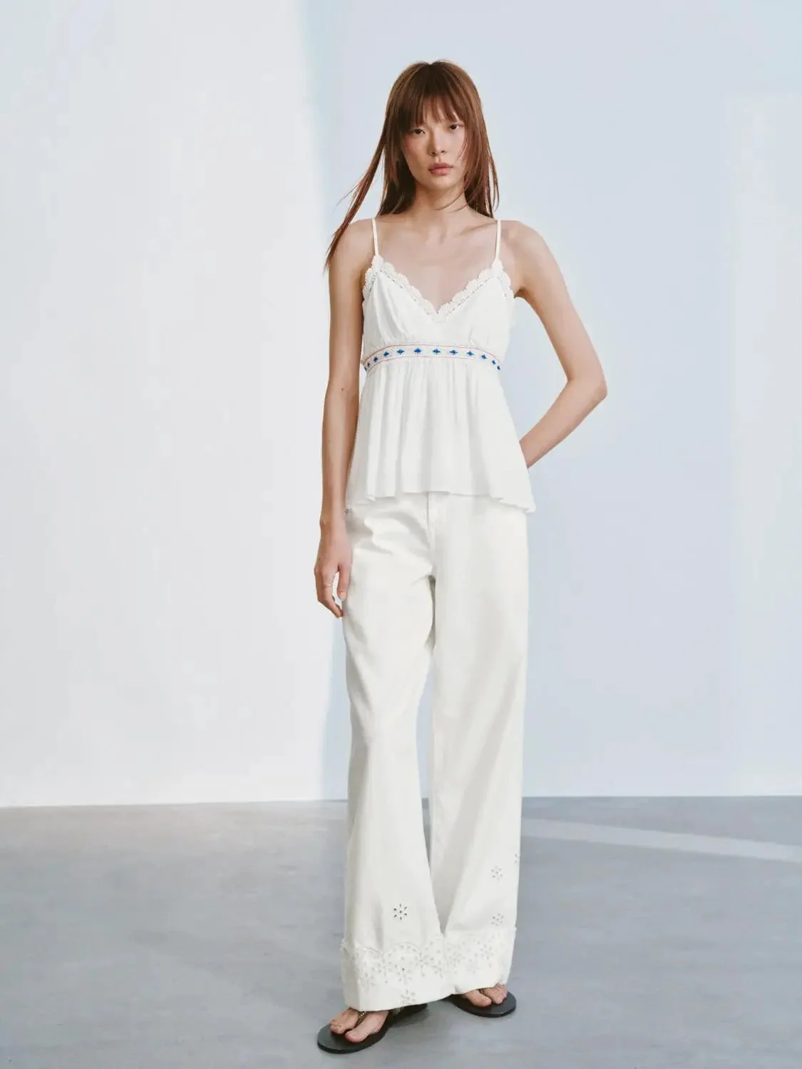 4683-guipure-lace-trim-wide-leg-cotton-lyocell-jeans-7.webp Guipure Lace Trim Wide Leg Cotton Lyocell Jeans