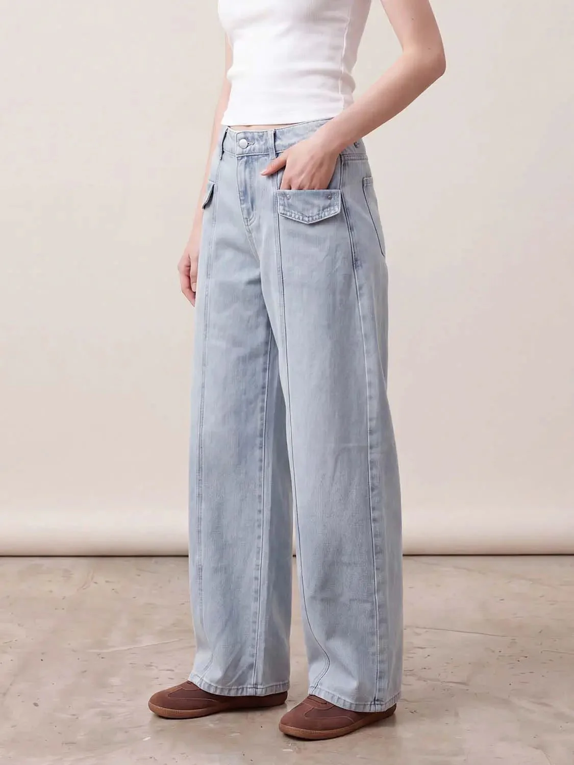 4766-wide-leg-jeans-with-pocket-design-3.webp Wide Leg Jeans with Pocket Design