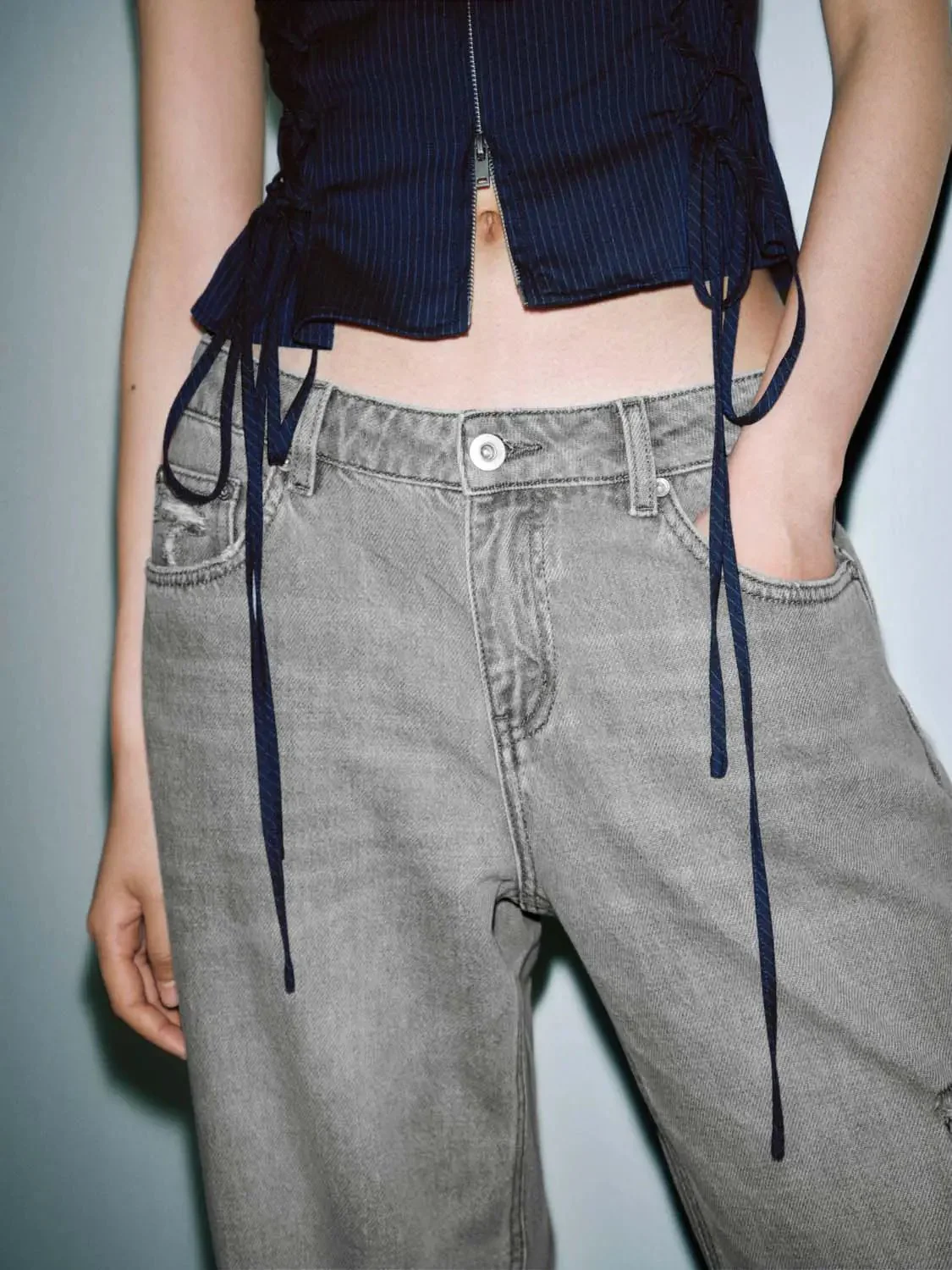 4793-textured-raw-detail-wide-leg-cotton-jeans-7.webp Textured Raw Detail Wide Leg Cotton Jeans