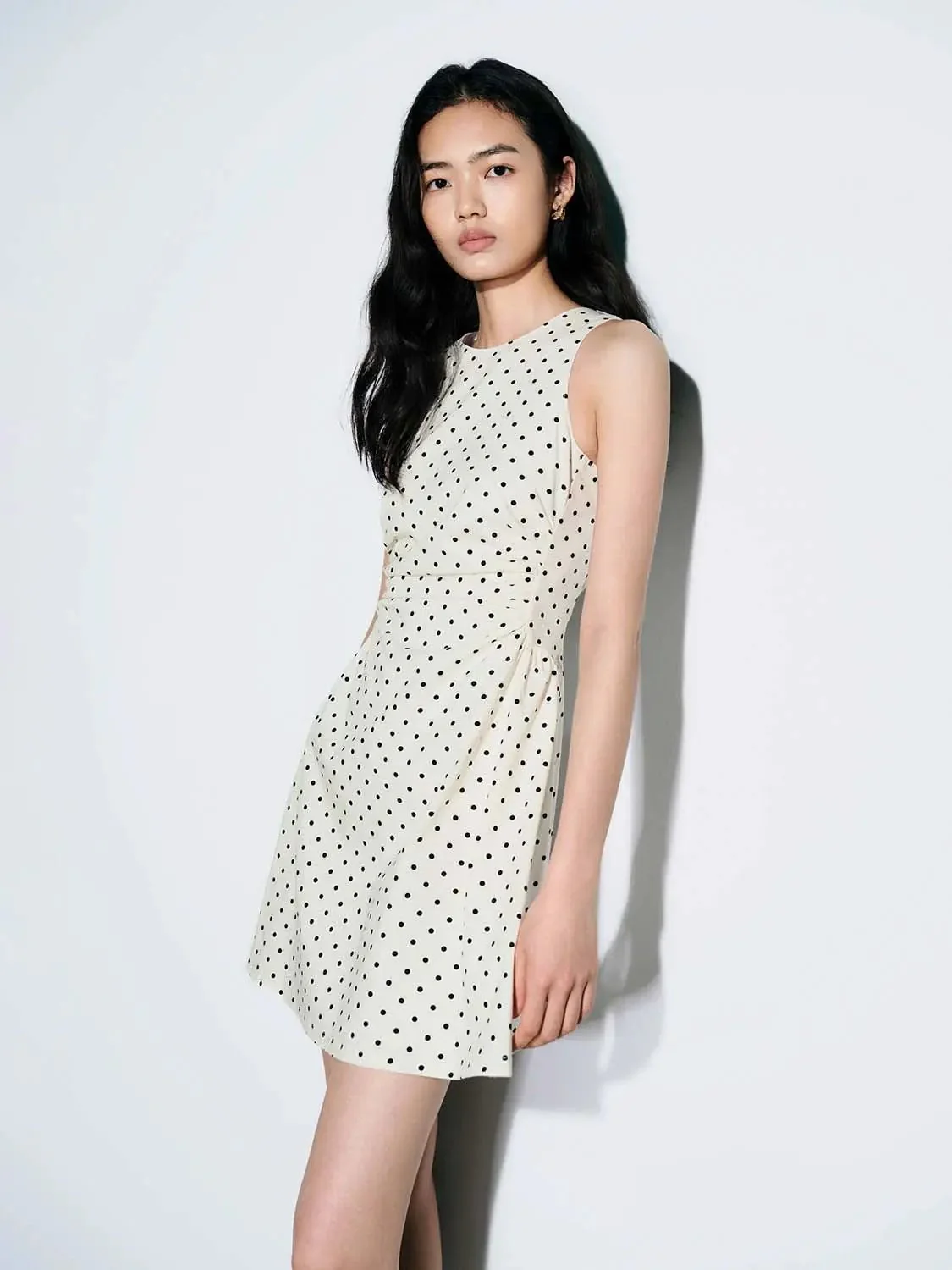 48-polka-dot-crew-neck-sleeveless-nipped-waist-a-line-midi-dresses-2.webp Polka Dot Crew Neck Sleeveless Nipped-Waist A-Line Midi Dresses