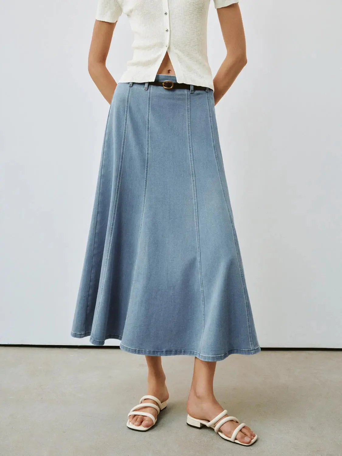 481-paneled-a-line-denim-skirts-with-belt-1.webp Paneled A Line Denim Skirts With Belt