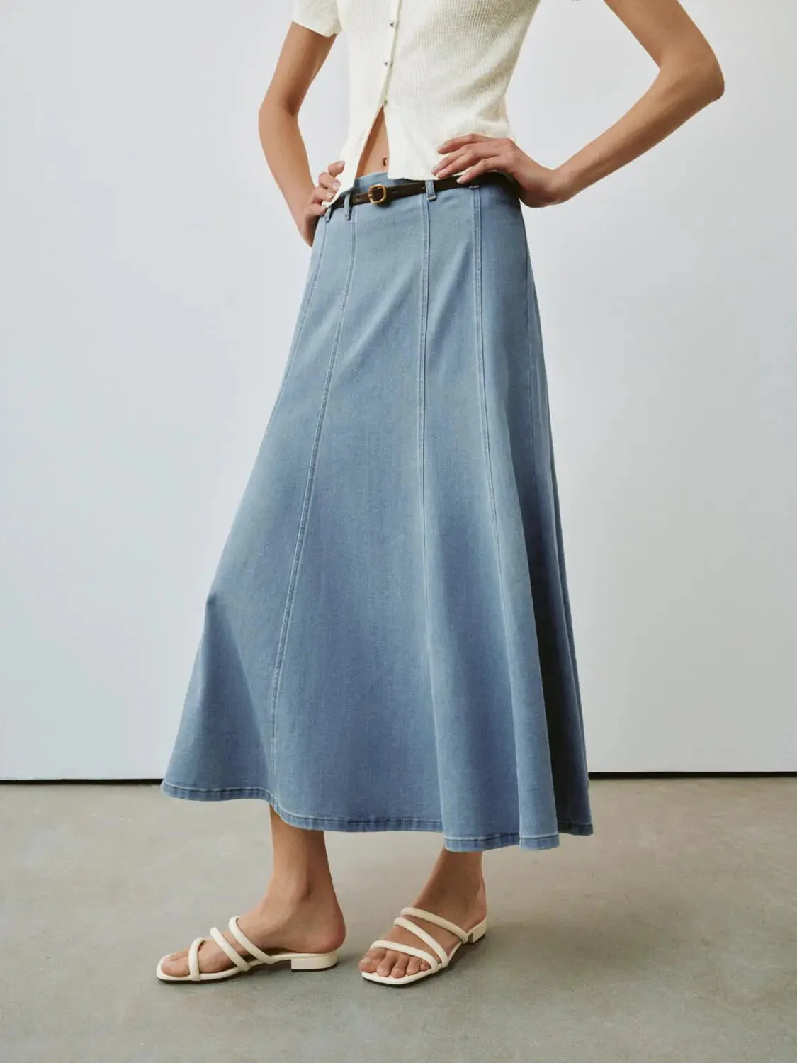 481-paneled-a-line-denim-skirts-with-belt-3.webp Paneled A Line Denim Skirts With Belt
