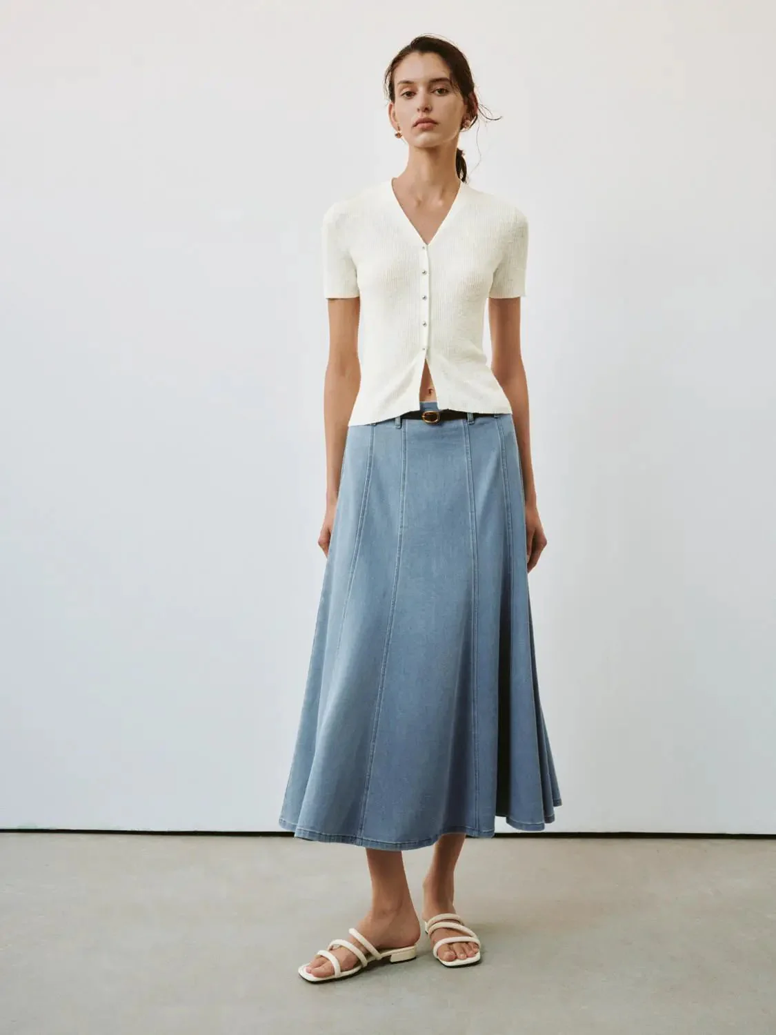 481-paneled-a-line-denim-skirts-with-belt-7.webp Paneled A Line Denim Skirts With Belt