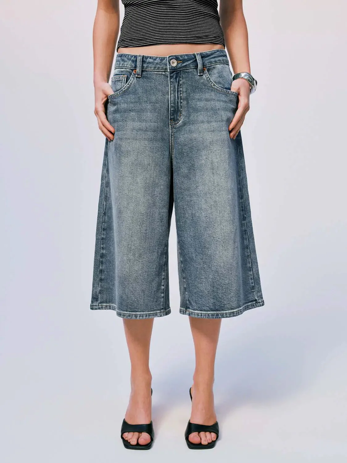 4824-washed-cropped-cotton-wide-leg-jeans-9.webp Washed Cropped Cotton Wide Leg Jeans