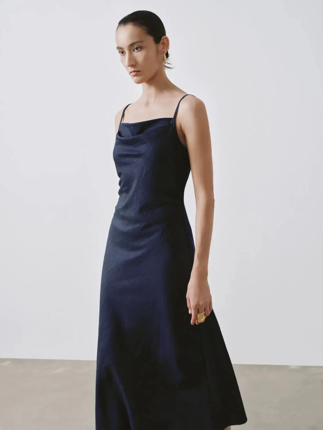 4831-lyocell-blend-strappy-navy-chic-midi-dresses-4.webp Lyocell Blend Strappy Navy Chic Midi Dresses