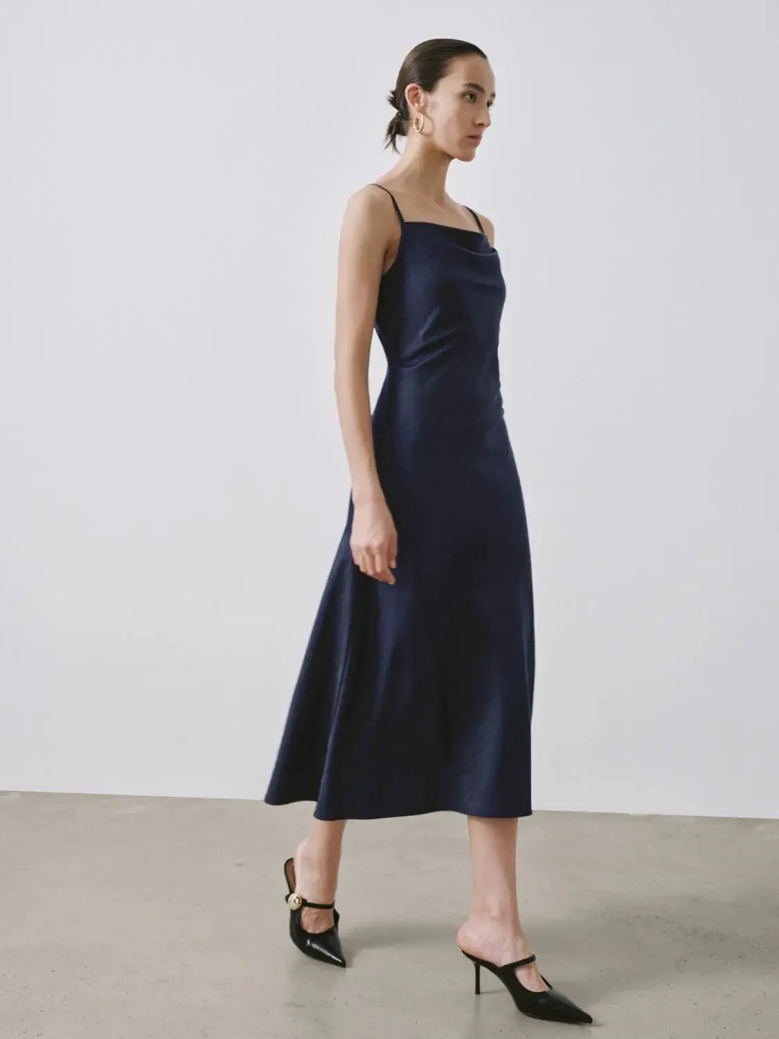 4831-lyocell-blend-strappy-navy-chic-midi-dresses-5.webp Lyocell Blend Strappy Navy Chic Midi Dresses