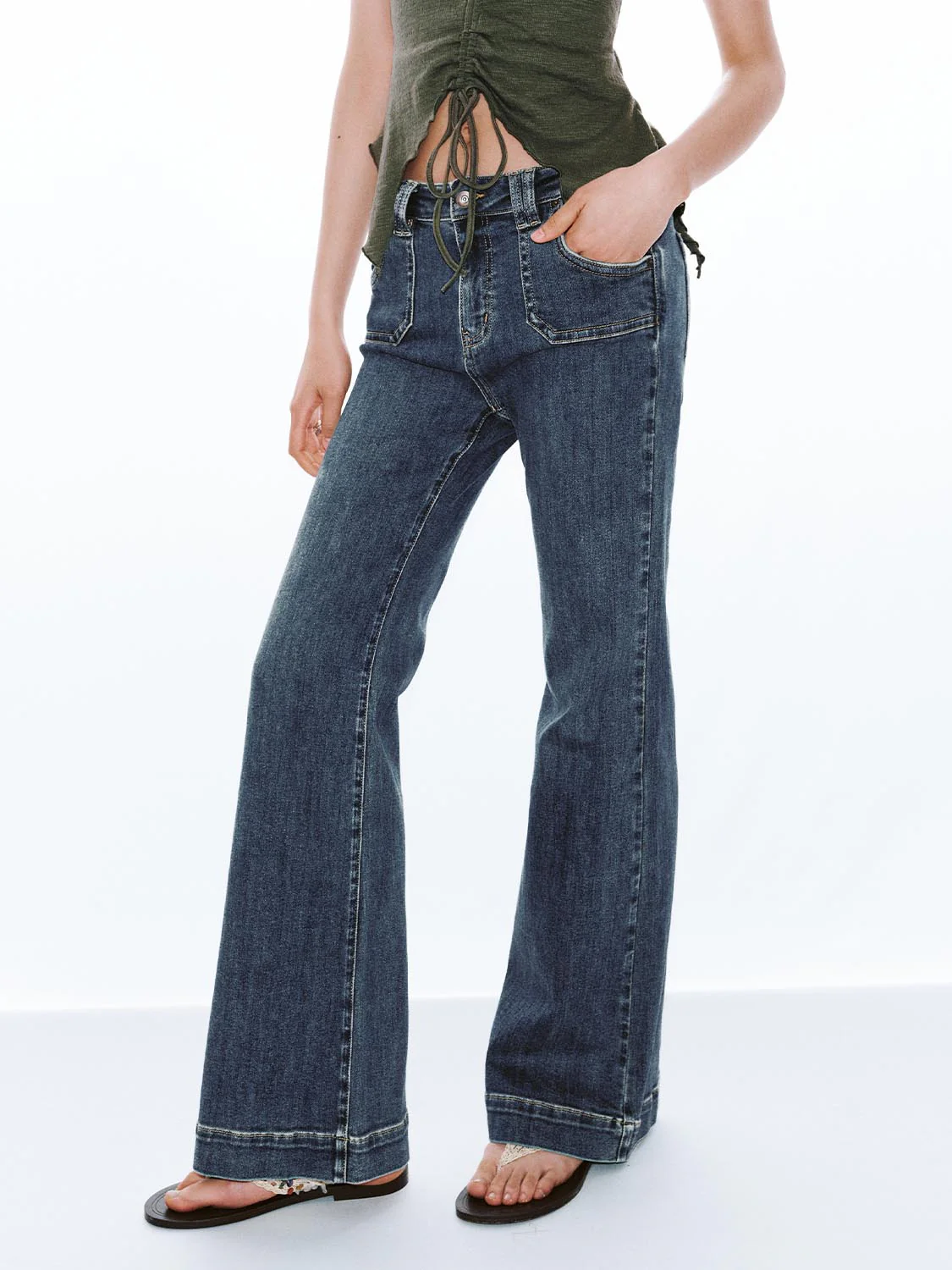 4851-cotton-blend-flare-with-subtle-stretch-jeans-3.webp Cotton Blend Flare With Subtle Stretch Jeans