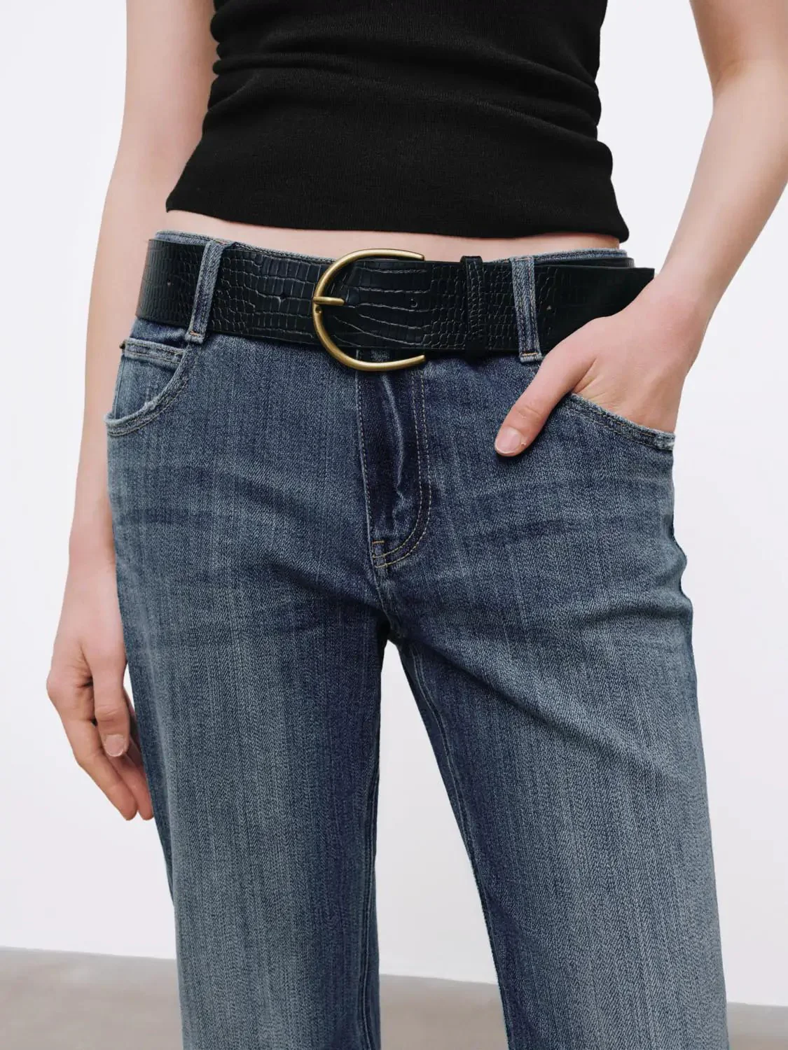 4858-cotton-blend-stretch-belted-flare-classic-jeans-5.webp Cotton Blend Stretch Belted Flare Classic Jeans