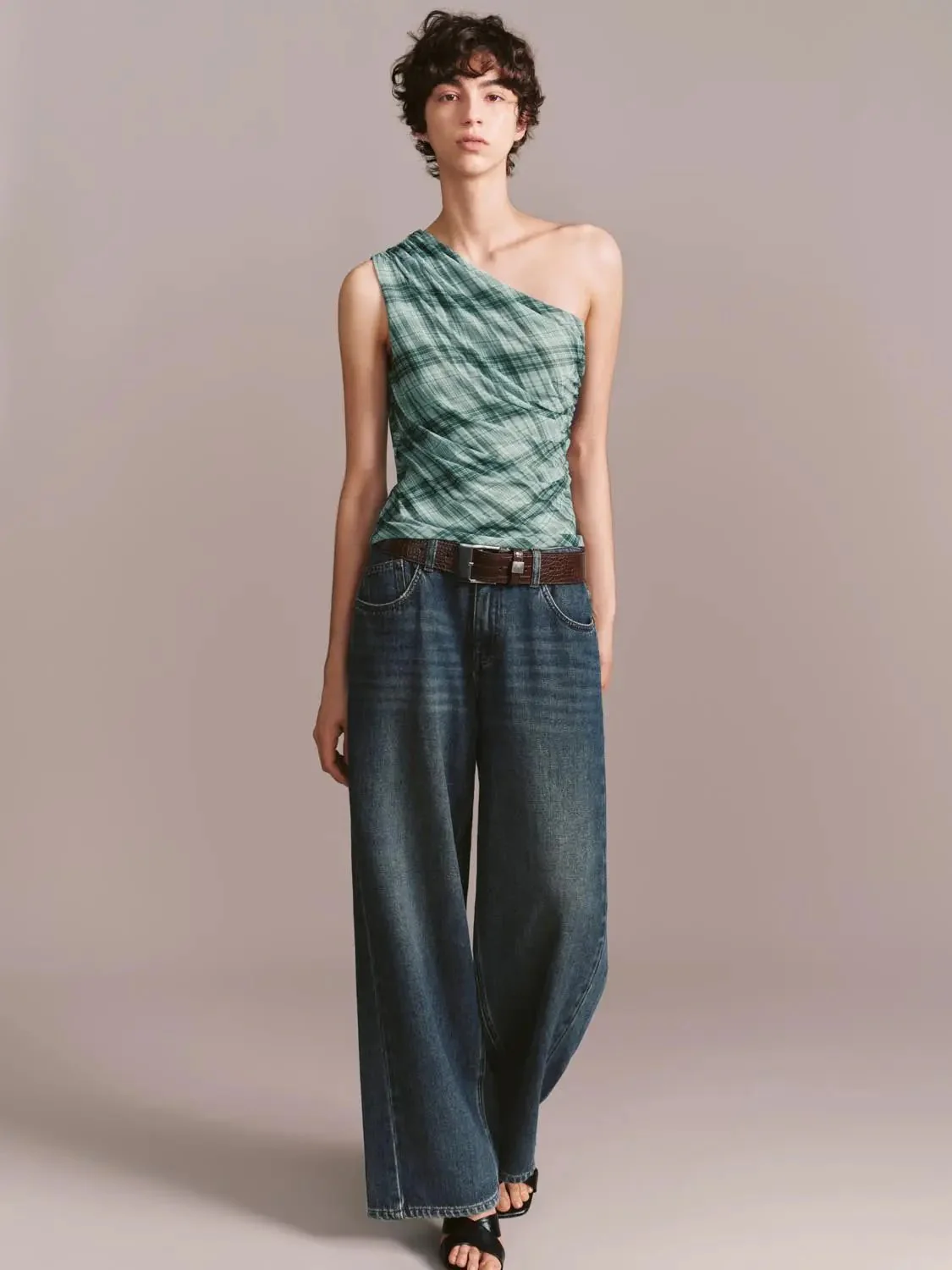 4920-belted-wide-leg-jeans-with-classic-belt-loop-detail-7.webp Belted Wide Leg Jeans With Classic Belt Loop Detail