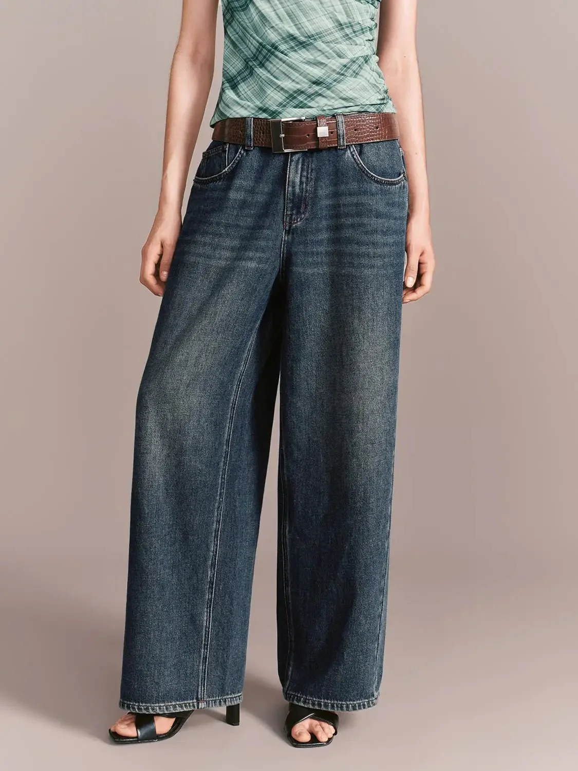 4920-belted-wide-leg-jeans-with-classic-belt-loop-detail-9.webp Belted Wide Leg Jeans With Classic Belt Loop Detail