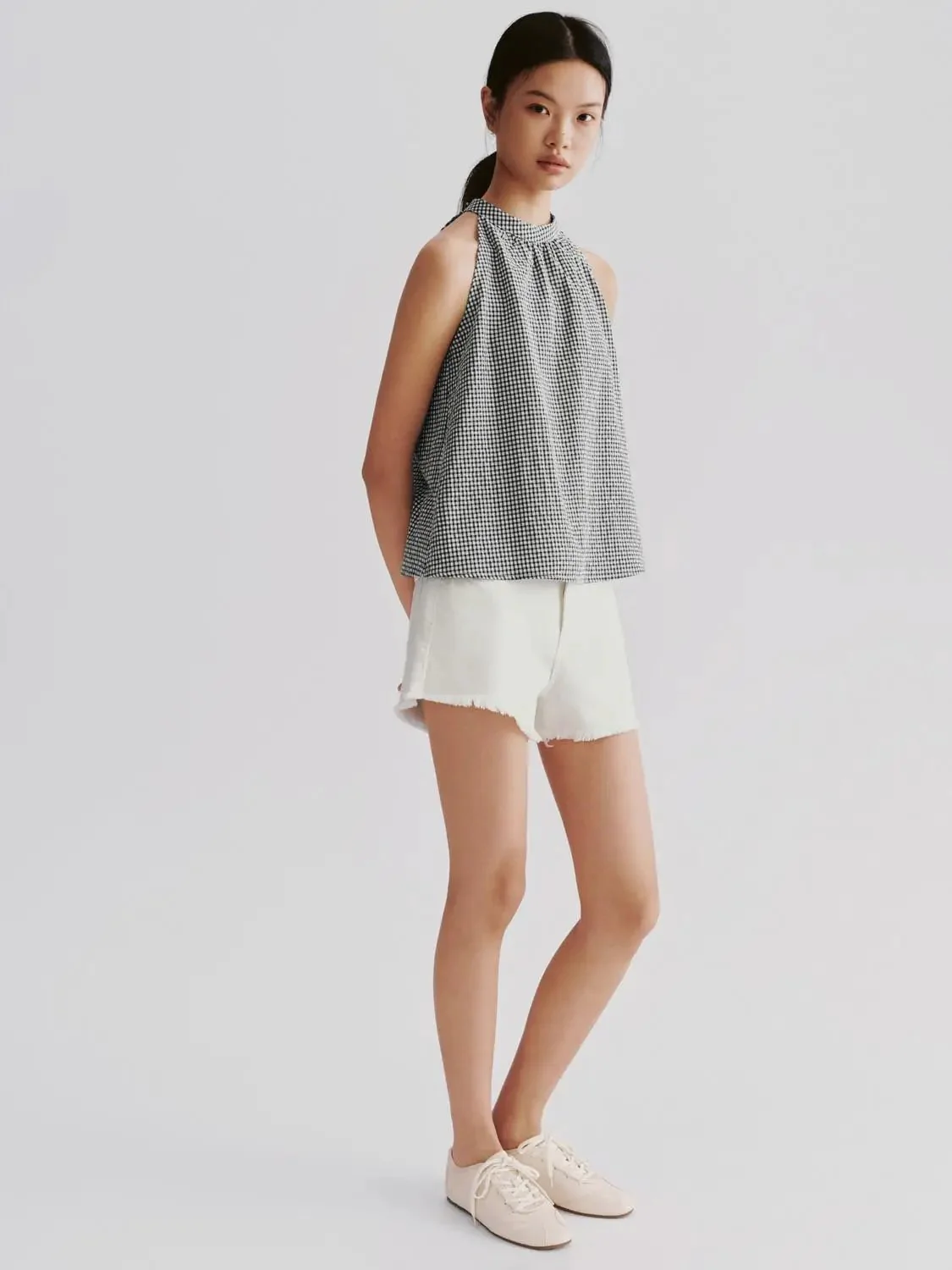 4927-raw-hem-denim-shorts-with-slight-stretch-for-comfortable-fit-6.webp Raw Hem Denim Shorts With Slight Stretch For Comfortable Fit