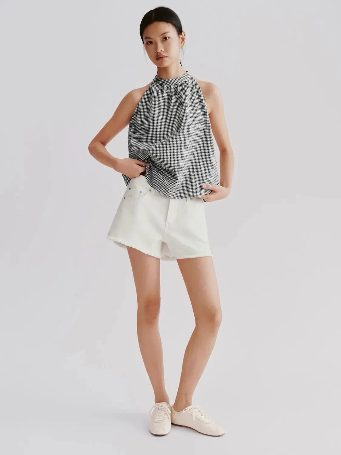4927-raw-hem-denim-shorts-with-slight-stretch-for-comfortable-fit-7.webp Raw Hem Denim Shorts With Slight Stretch For Comfortable Fit