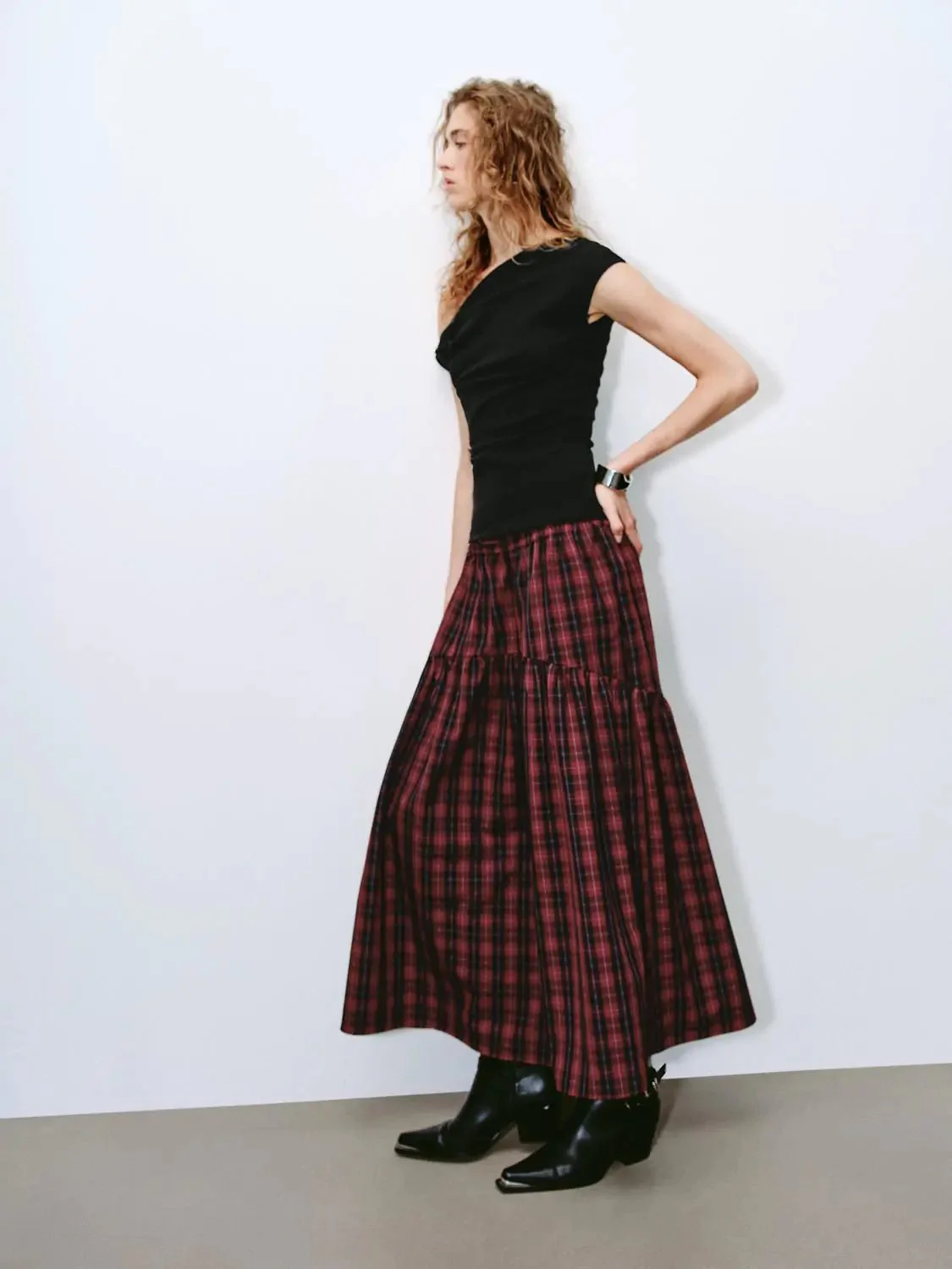 495-one-shoulder-ruched-cotton-blend-t-shirt-15.webp One Shoulder Ruched Cotton Blend T Shirt