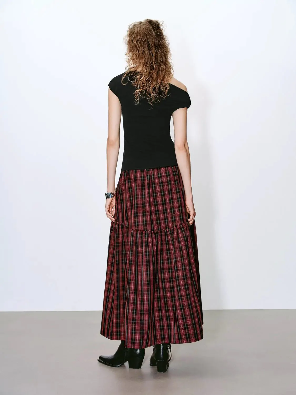 495-one-shoulder-ruched-cotton-blend-t-shirt-16.webp One Shoulder Ruched Cotton Blend T Shirt