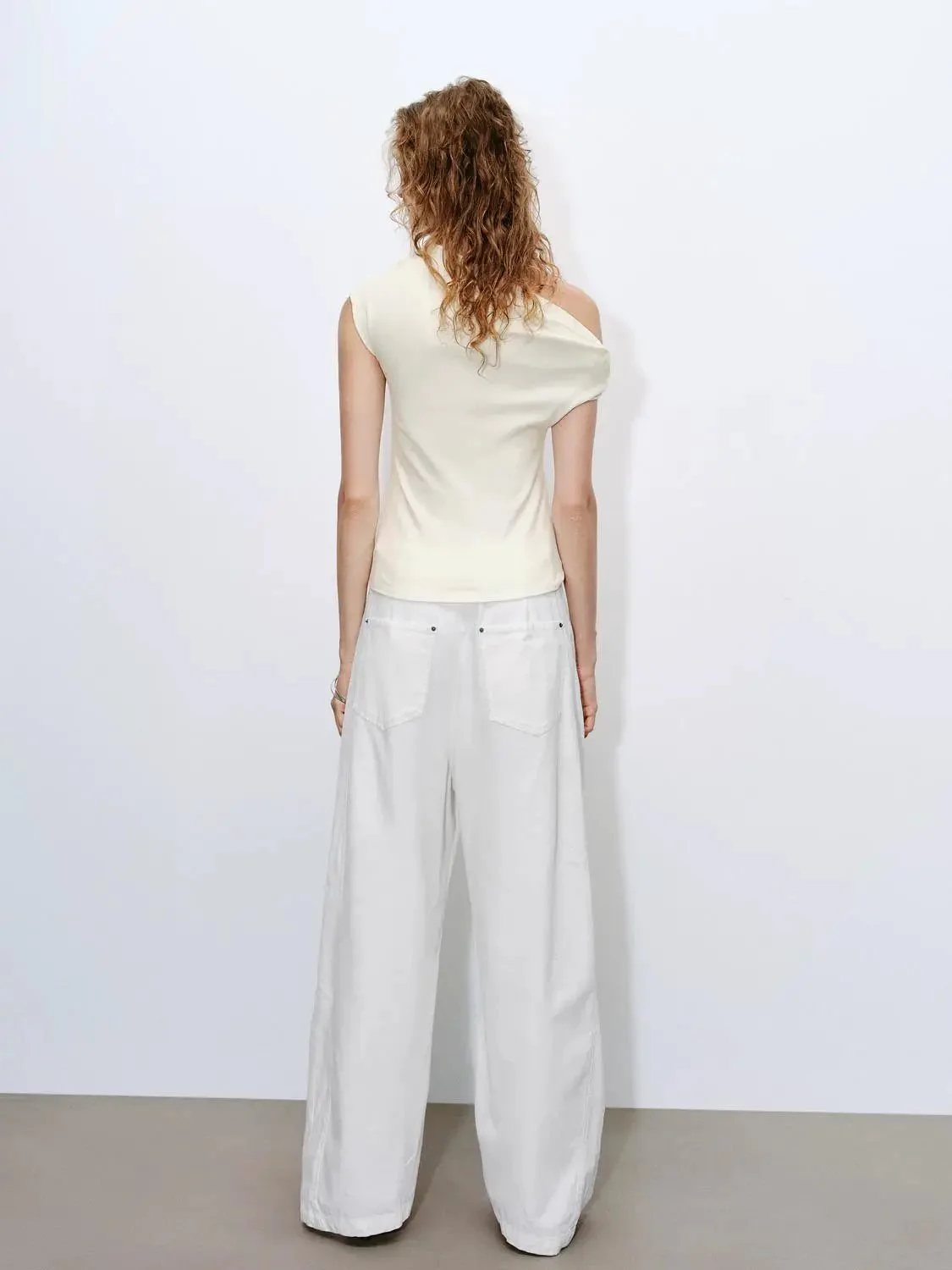 495-one-shoulder-ruched-cotton-blend-t-shirt-22.webp One Shoulder Ruched Cotton Blend T Shirt