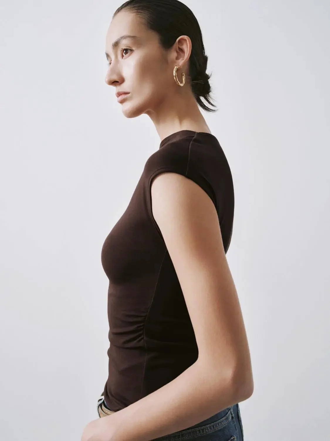 495-one-shoulder-ruched-cotton-blend-t-shirt-4.webp One Shoulder Ruched Cotton Blend T Shirt